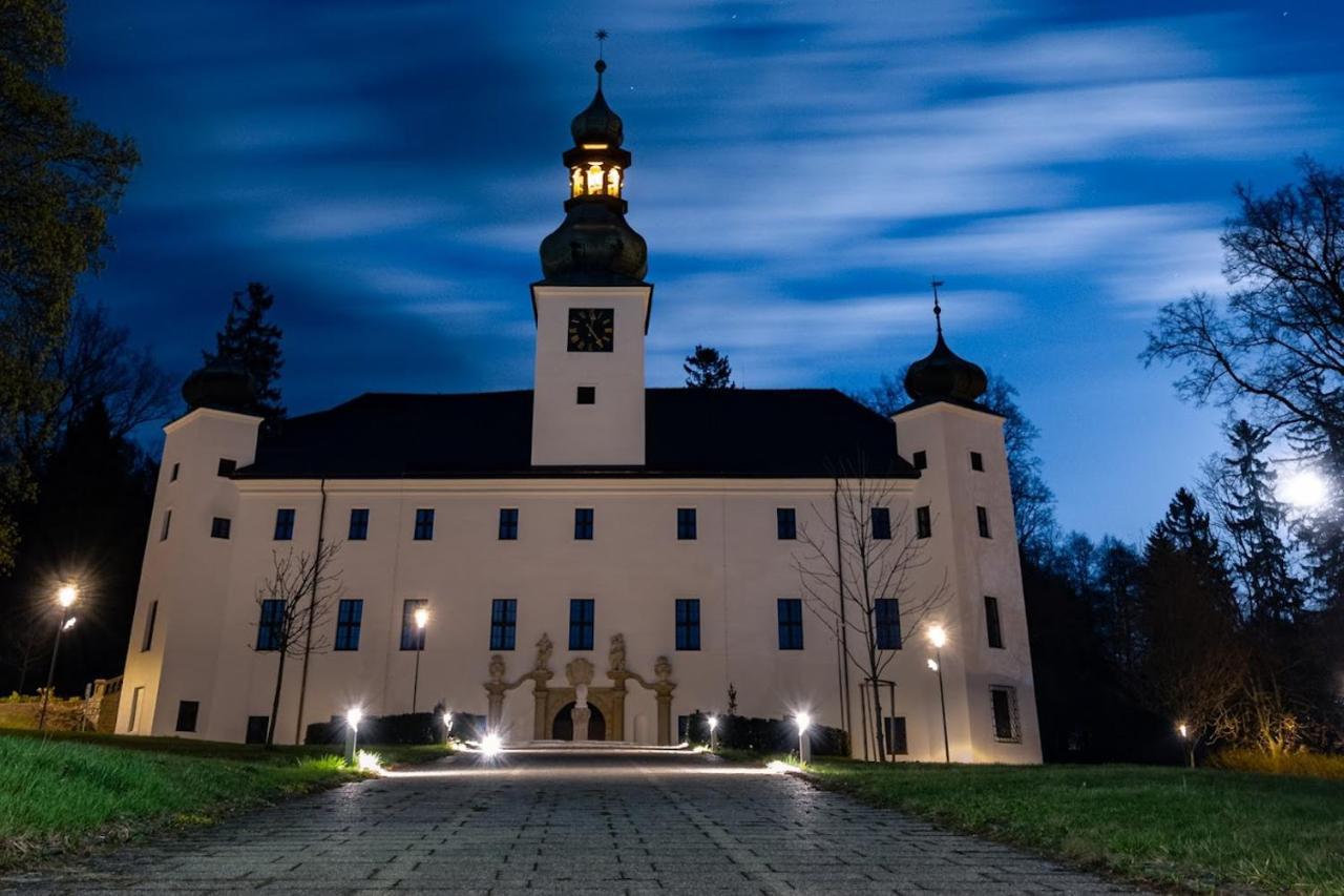ホテル Zamek Třešť エクステリア 写真